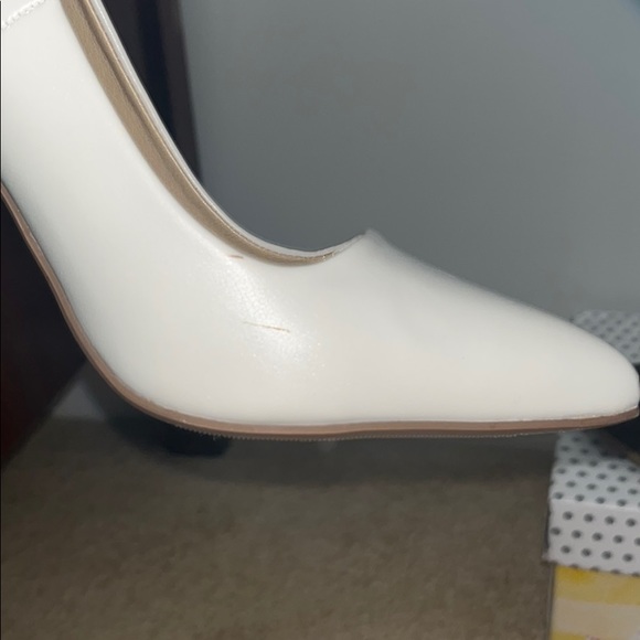 Point Toe Pumps - Picture 2 of 2